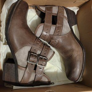 UGG Women's Brown Patsy Ankle Boot